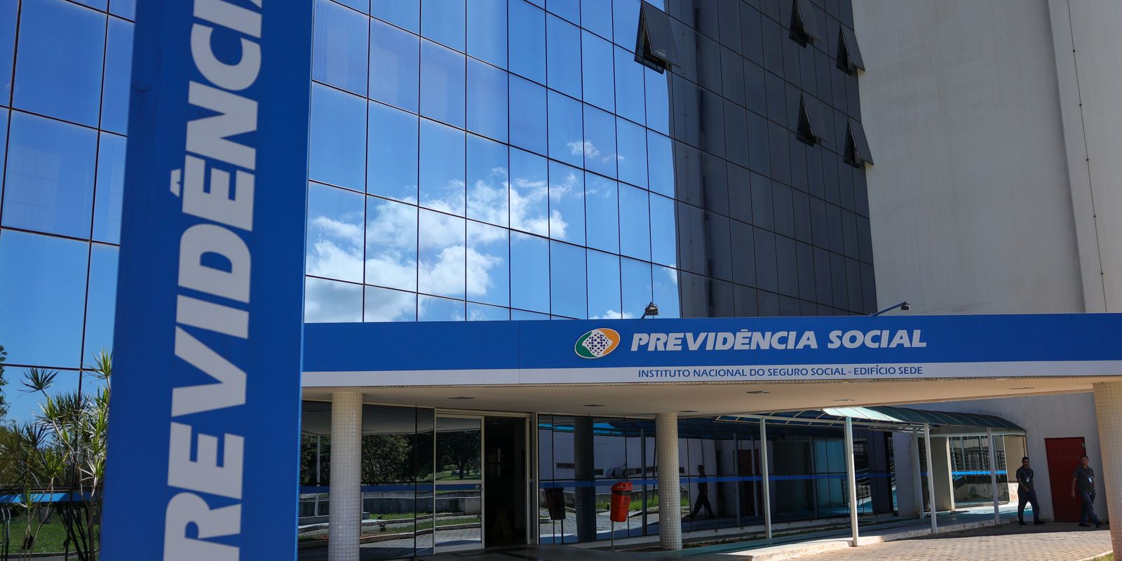 INSS interrompe concessão de novos empréstimos consignados do C6 Consig para aposentados