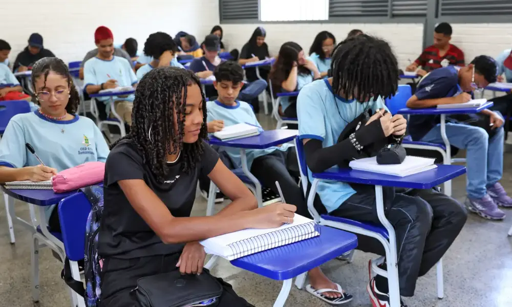 Início do pagamento da 1ª parcela do programa Pé-de-Meia ocorre nesta segunda-feira