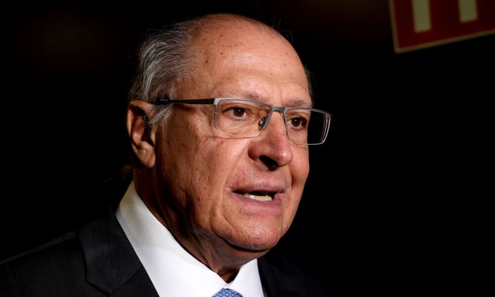 Alckmin afirma que governo foca no abastecimento e busca evitar aumento do preço do diesel