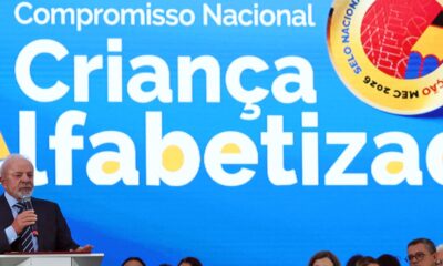 Brasil alcança meta de 66% de crianças alfabetizadas na idade adequada