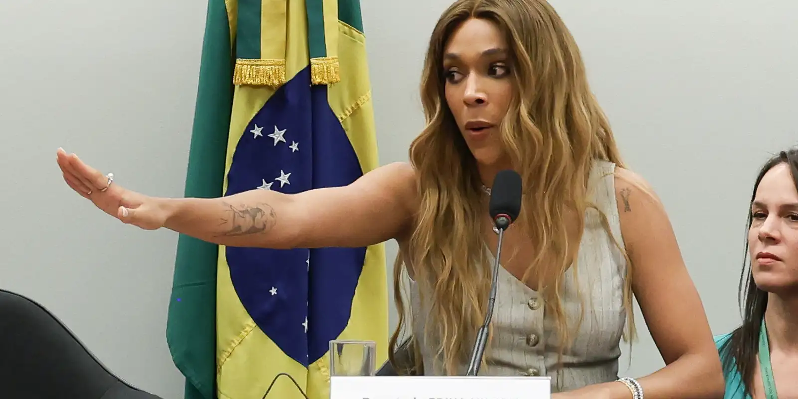 Comissão abordará 'sistema organizado de opressão', declara Erika Hilton