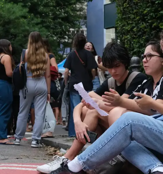 Instituto disponibiliza videoaulas de português para alunos do ensino médio