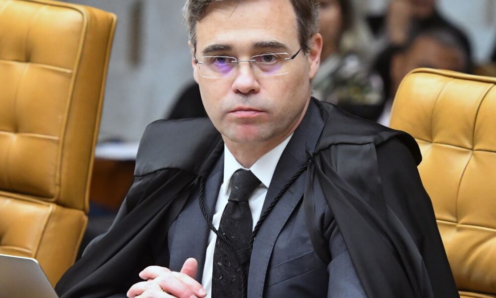 INSS: Mendonça autoriza uso de tornozeleira eletrônica para deputada de Minas Gerais