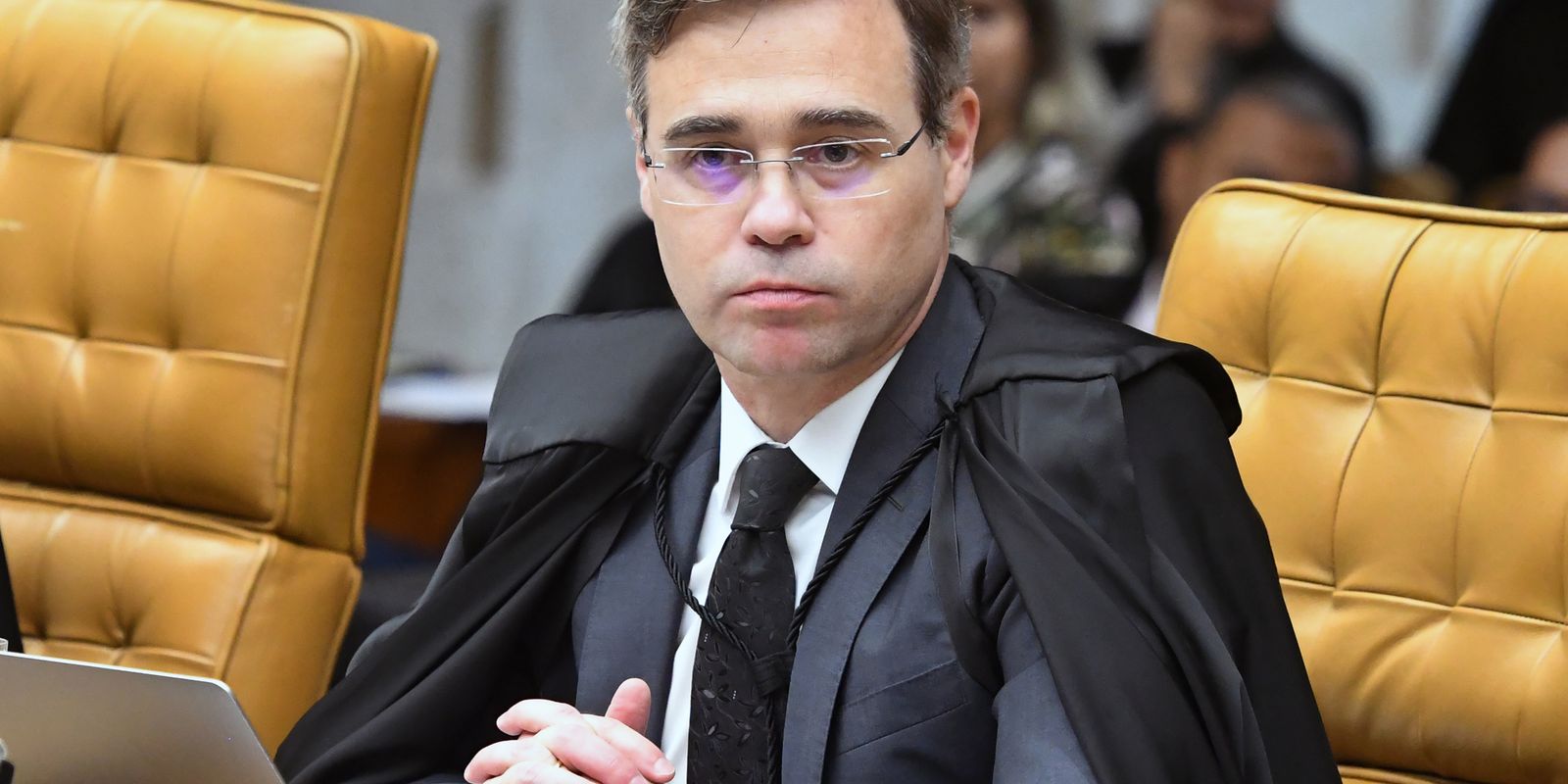 INSS: Mendonça autoriza uso de tornozeleira eletrônica para deputada de Minas Gerais