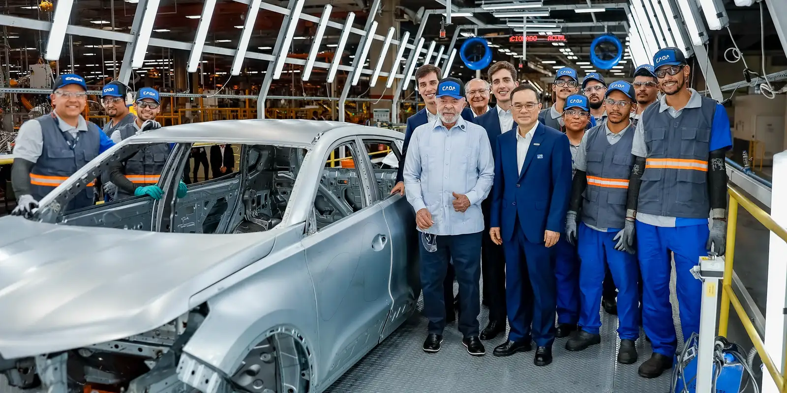 Lula informa que governo apresentará proposta para famílias endividadas