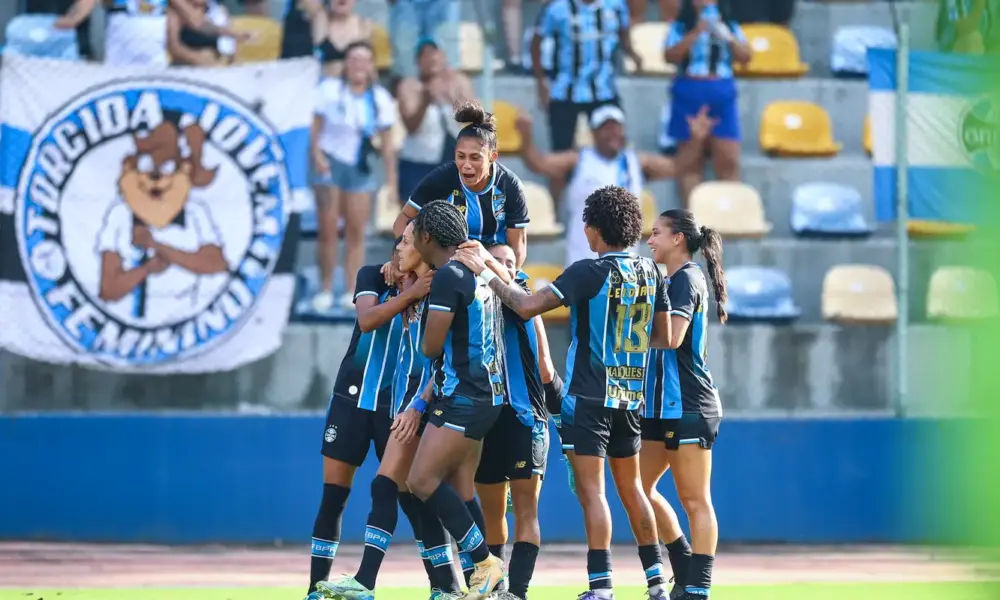 Grêmio vence Internacional por 2 a 1 no Campeonato Brasileiro Feminino