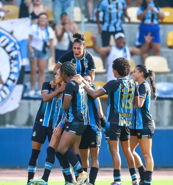 Grêmio vence Internacional por 2 a 1 no Campeonato Brasileiro Feminino