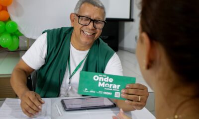 Agehab entrega cartões do Aluguel Social em São Luís de Montes Belos na quarta-feira