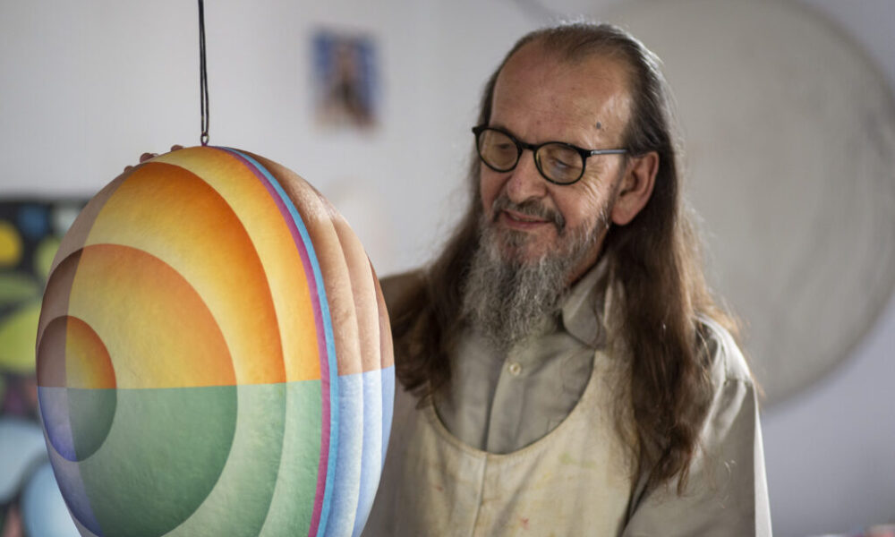 Dacruz comemora 50 anos de carreira com exposição inédita em Goiânia