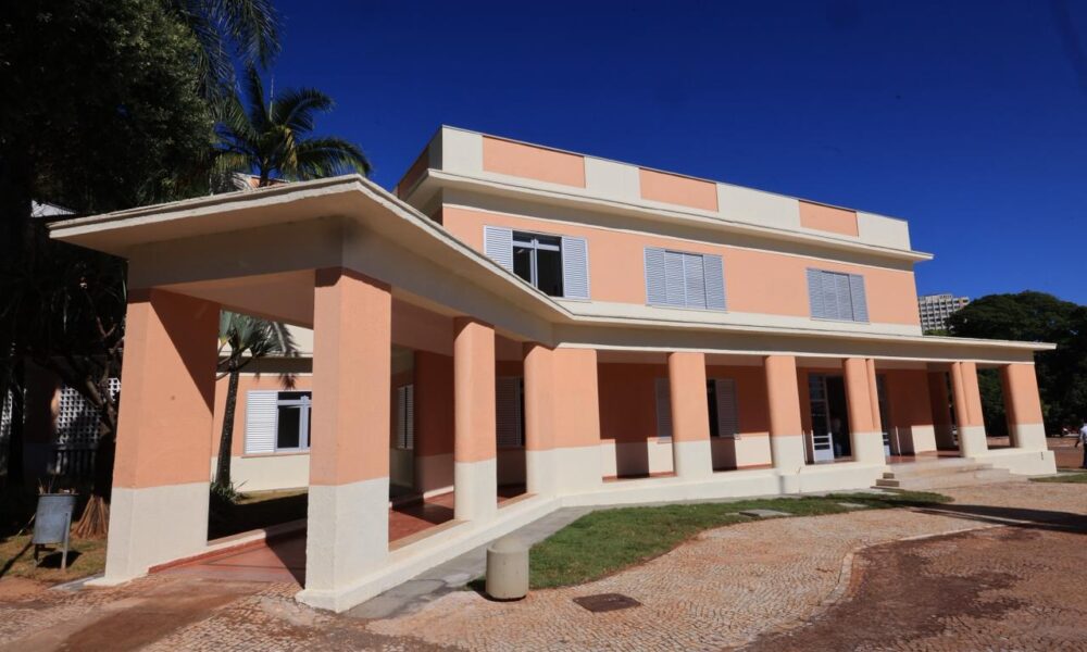 Governo conclui entrega da restauração dos prédios históricos da Praça Cívica