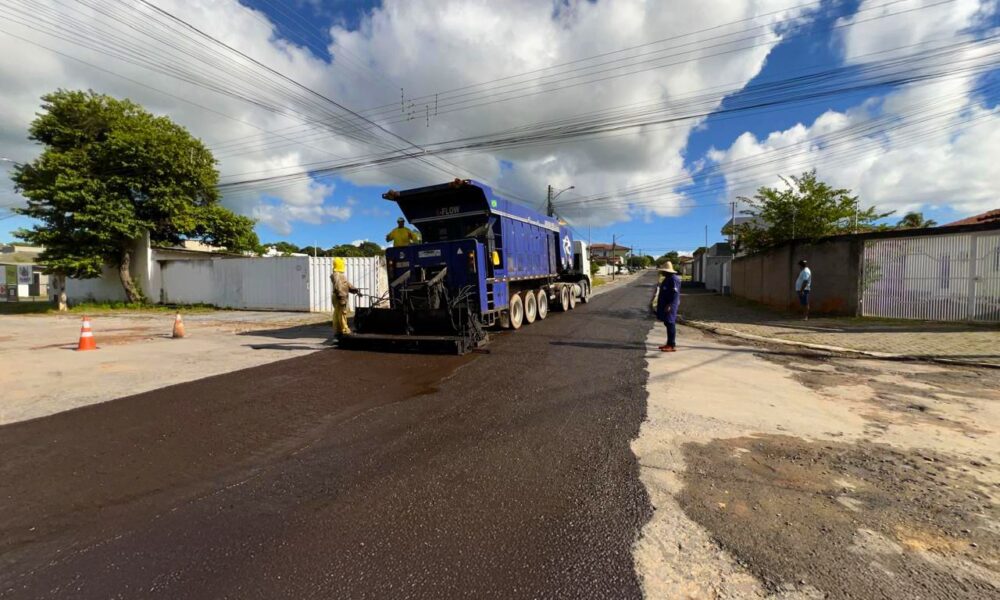 Goiás em Movimento realiza obras de pavimentação em Posse