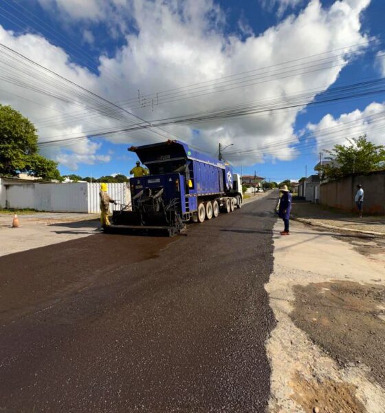 Goiás em Movimento realiza obras de pavimentação em Posse