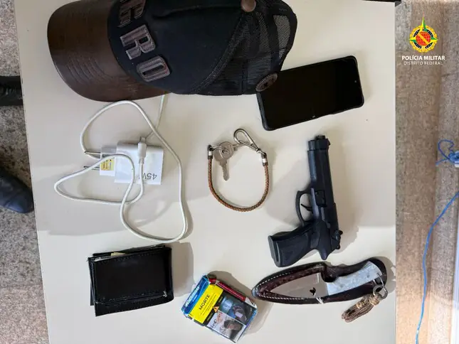 PMDF Apreende Simulacro e Faca Durante Abordagem em Vicente Pires