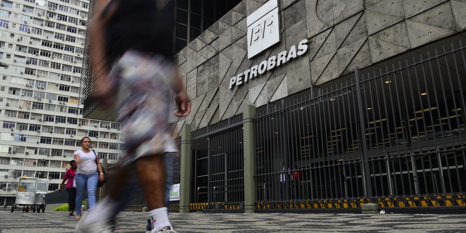 Petrobras afirma que está fornecendo toda a produção de combustível