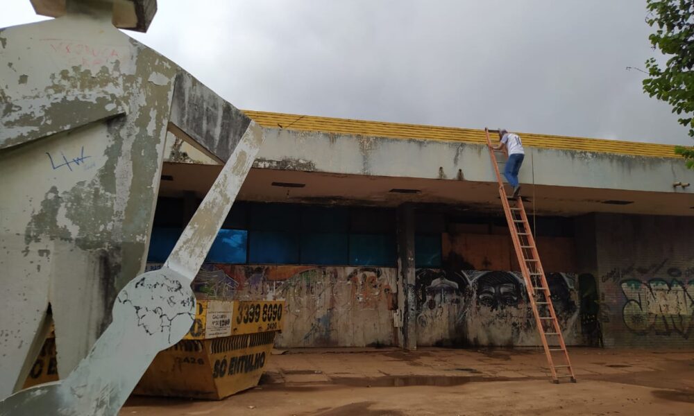 Governador Ibaneis Rocha anuncia reforma do Cine Itapuã, no Gama