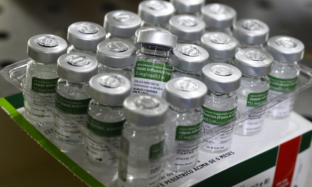 Campanha de vacinação contra gripe começa no DF nesta quarta-feira (25)