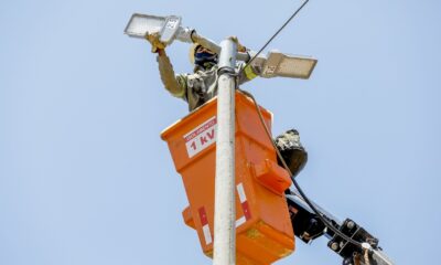 Iluminação no centro de Brasília é afetada por danos causados pelo plantio de árvores