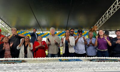 Ceilândia comemora 55 anos com cerimônia de corte de bolo na Praça do Trabalhador