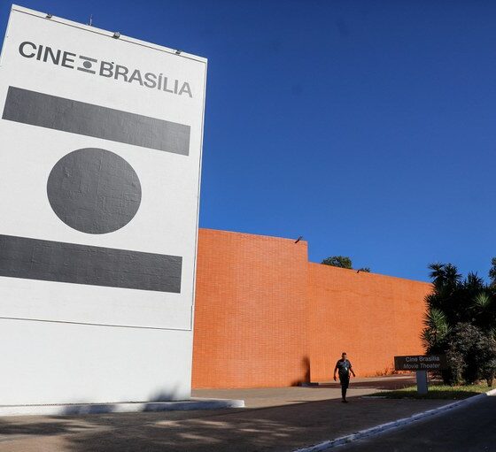 Ouvidores do DF recebem homenagem no Cine Brasília