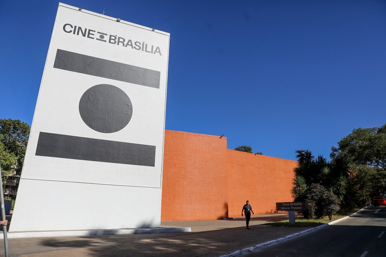 Ouvidores do DF recebem homenagem no Cine Brasília