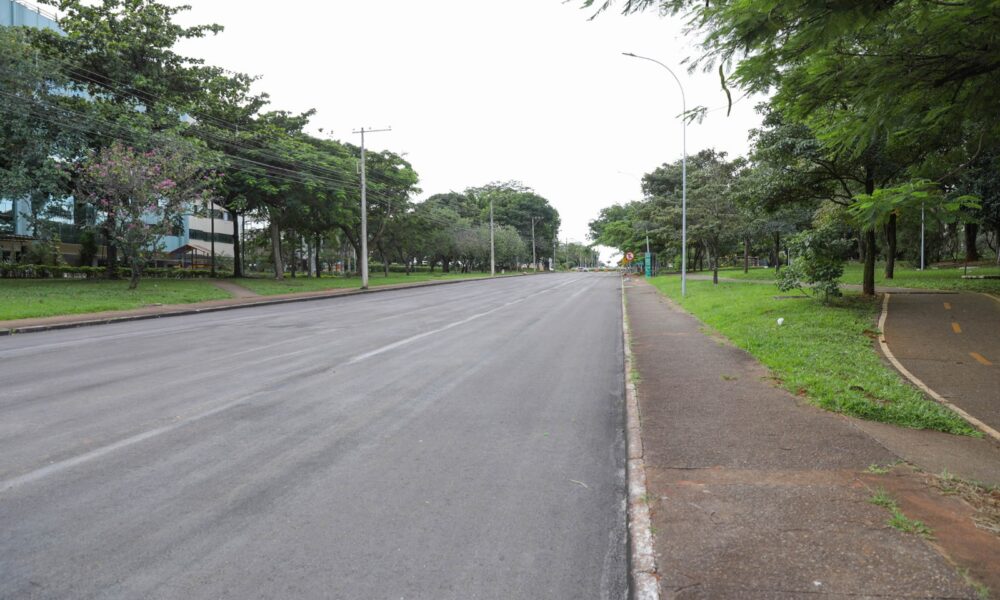 Pavimentação é realizada em trecho da Quarta Avenida do Sudoeste com a Epig