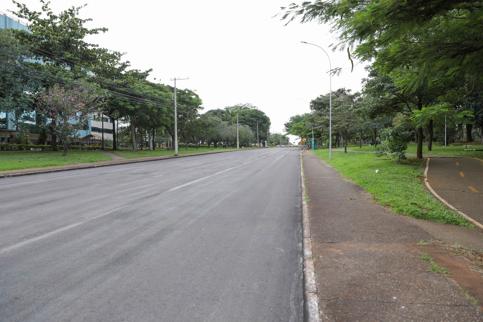 Pavimentação é realizada em trecho da Quarta Avenida do Sudoeste com a Epig