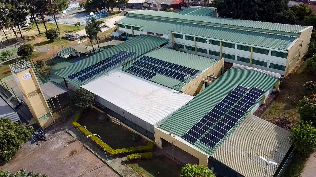 Brasília se destaca no ranking de energia solar entre as capitais e expande geração em escolas e prédios públicos