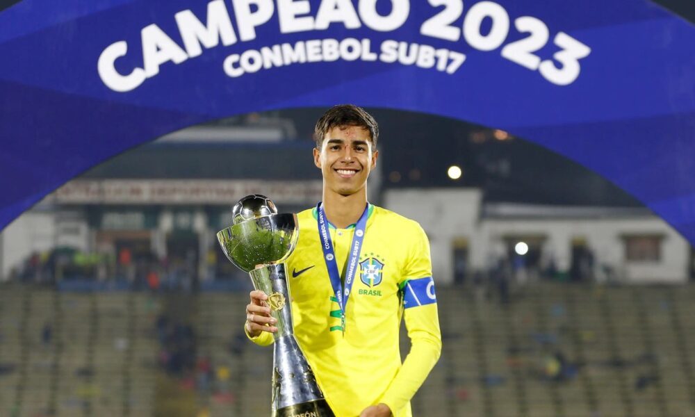 Carlo Ancelotti convoca o zagueiro Vitor Reis, do Girona, para a seleção nacional