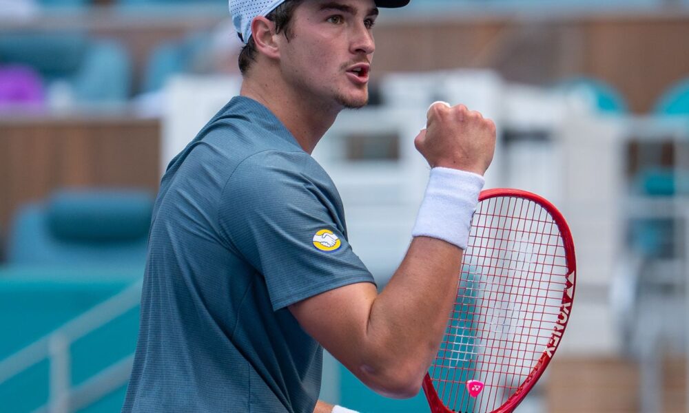 João Fonseca conquista vitória na estreia em Miami e enfrentará Alcaraz na segunda rodada