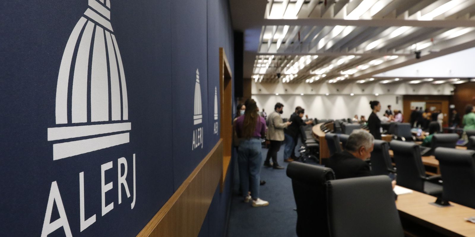 PL propõe que governo interino do RJ seja assumido pelo presidente da Alerj