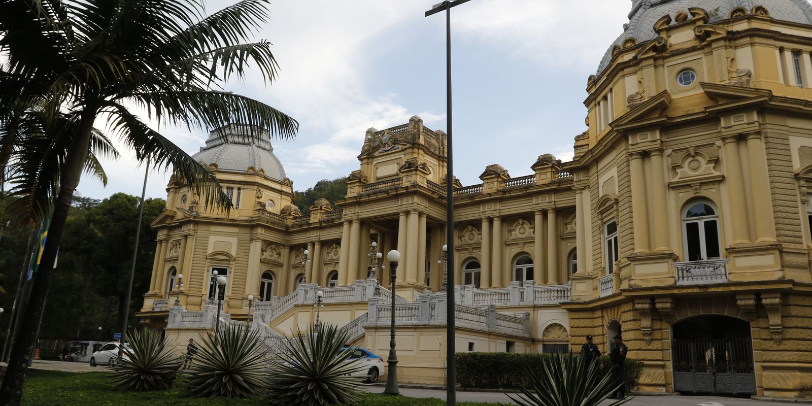 Renúncia de Claudio Castro resulta em eleição indireta para o governo do Rio de Janeiro
