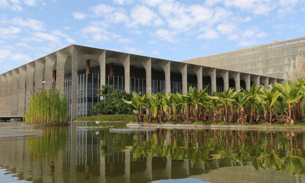 Brasil manifesta descontentamento com a proibição de religiosos no Santo Sepulcro por parte de Israel.