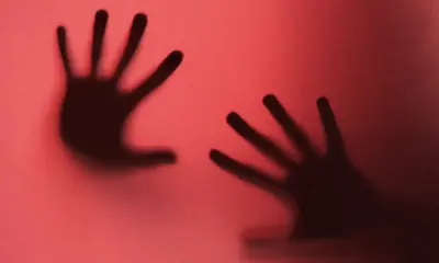 Projeto de lei propõe aumento da pena para vicaricídio; entenda o que é o crime