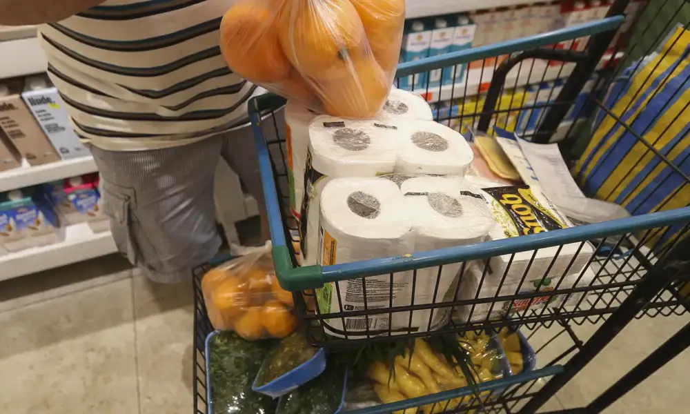 Prévia da inflação de março registra 0,44%, impulsionada por alimentos