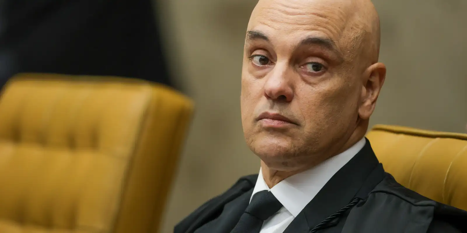 Moraes impõe novas restrições para voos de drones na residência de Bolsonaro