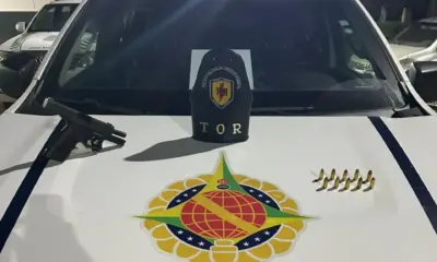 Motorista é preso por porte ilegal de arma de fogo em bloqueio na BR-080