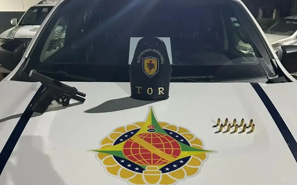 Motorista é preso por porte ilegal de arma de fogo em bloqueio na BR-080