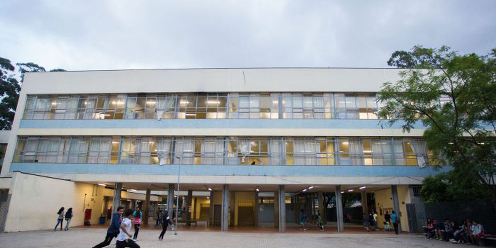 Professores do estado de SP encerram greve, mas continuam mobilização