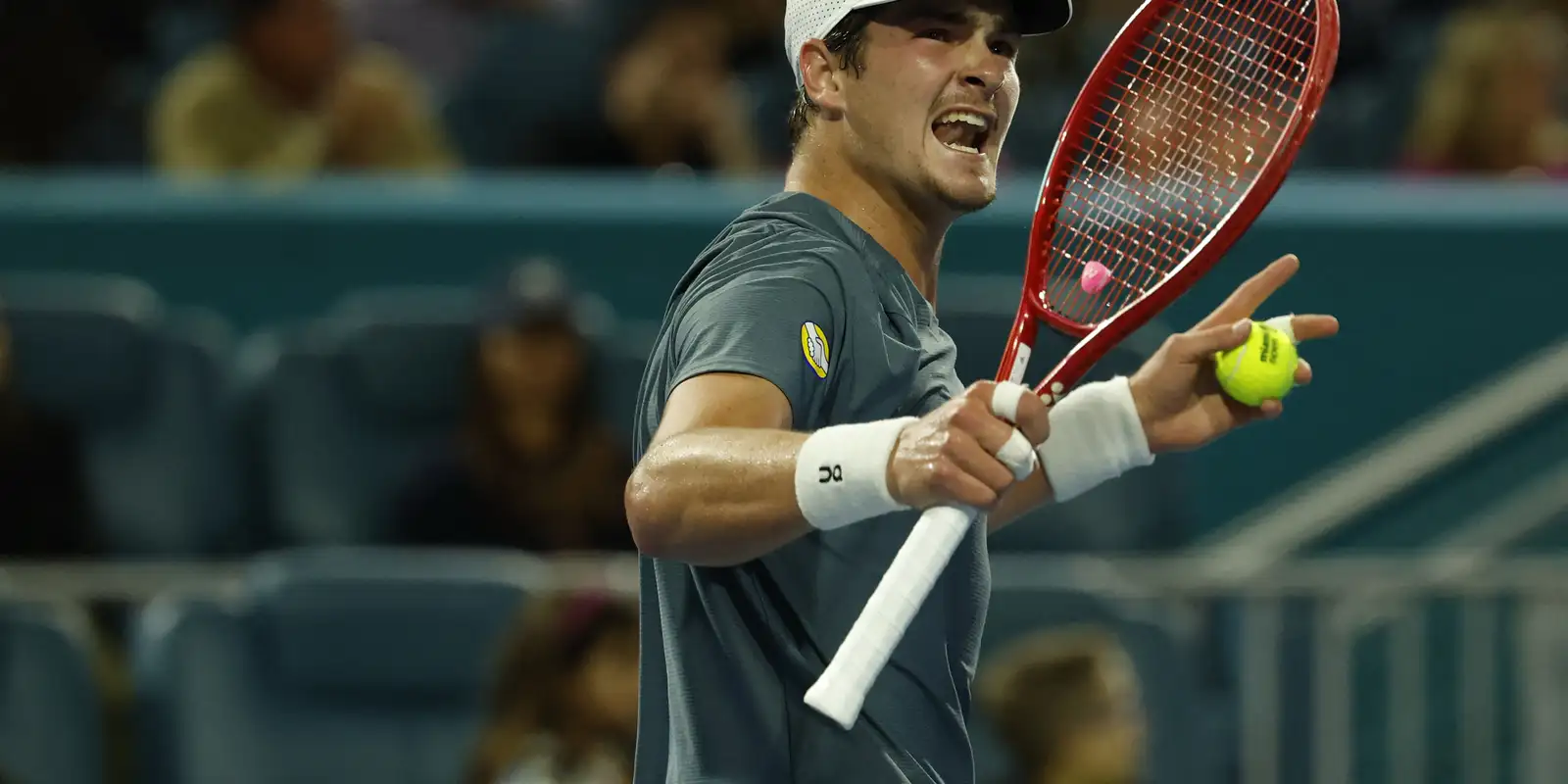 João Fonseca avança às quartas de final em Monte Carlo