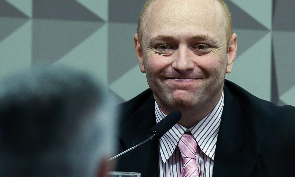 Moraes homologa redução da pena de hacker após aprovação no Enem