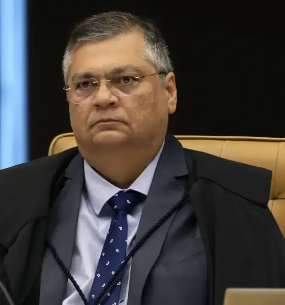 Decisões estrangeiras só são válidas no Brasil após homologação do STJ, afirma Dino