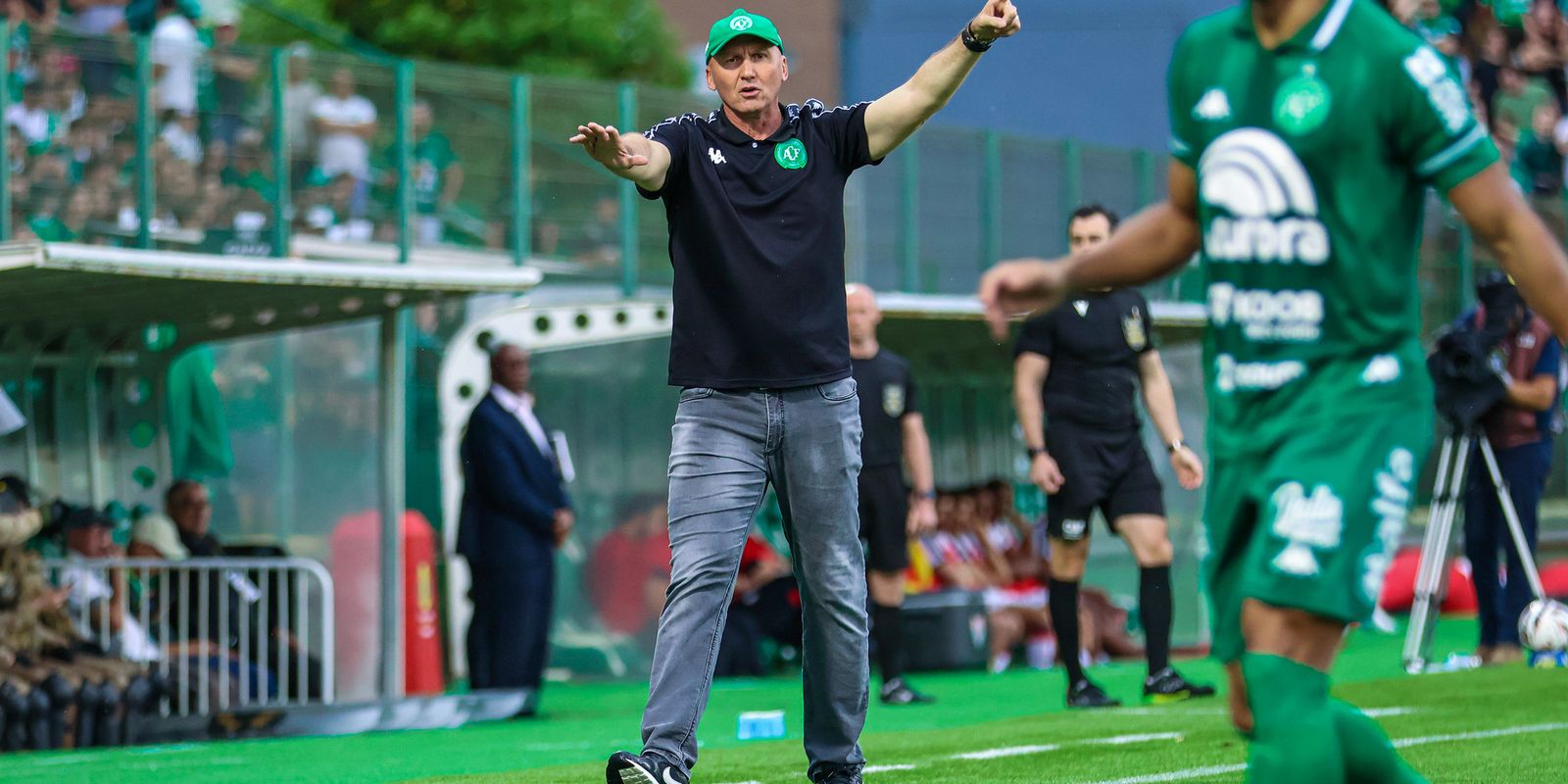 Chapecoense comunica a saída do técnico Gilmar Dal Pozzo