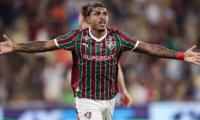 Fluminense vence Corinthians no Maracanã e assume a vice-liderança do Campeonato Brasileiro