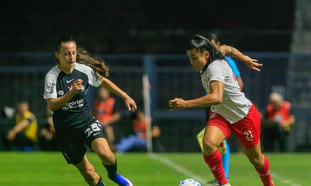 Corinthians vence Bragantino e assume a liderança do Campeonato Brasileiro Feminino