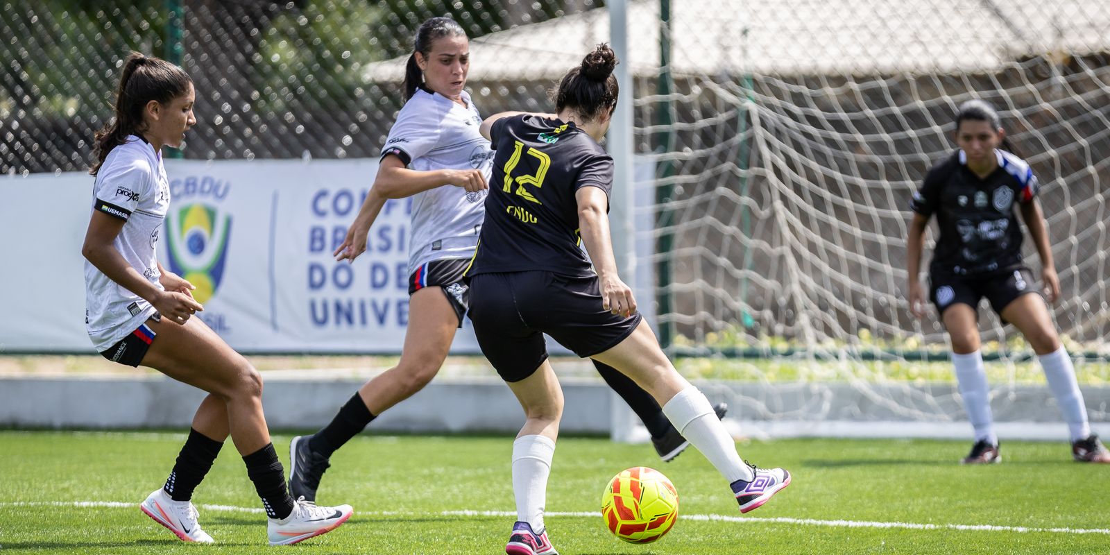 JUBs Futebol disponibiliza campo exclusivo para o futebol feminino