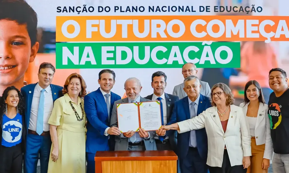 Especialistas afirmam que o Plano Nacional de Educação é um marco para o país