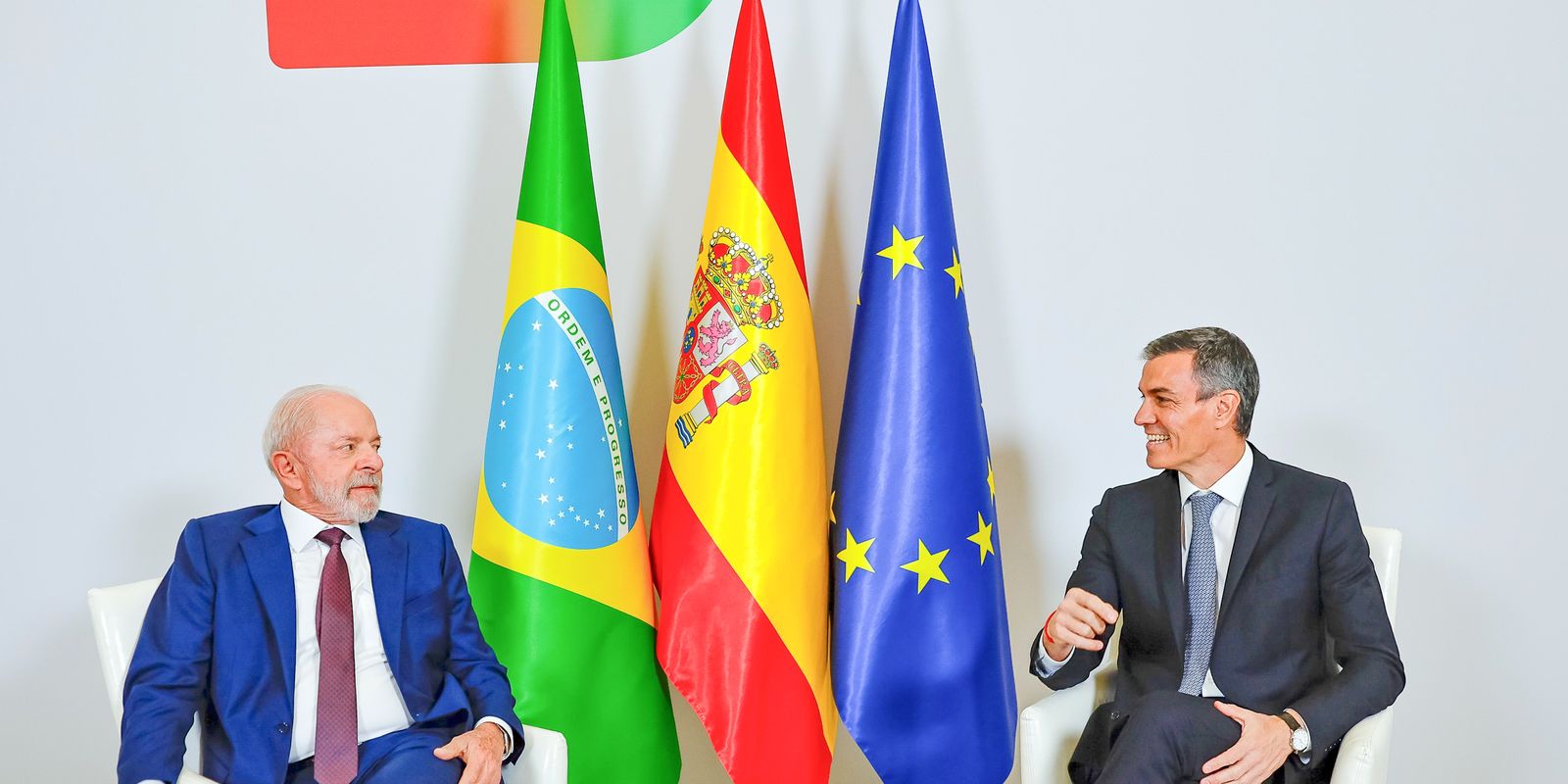 Brasil e Espanha assinam acordos relacionados a big techs e tecnologia digital