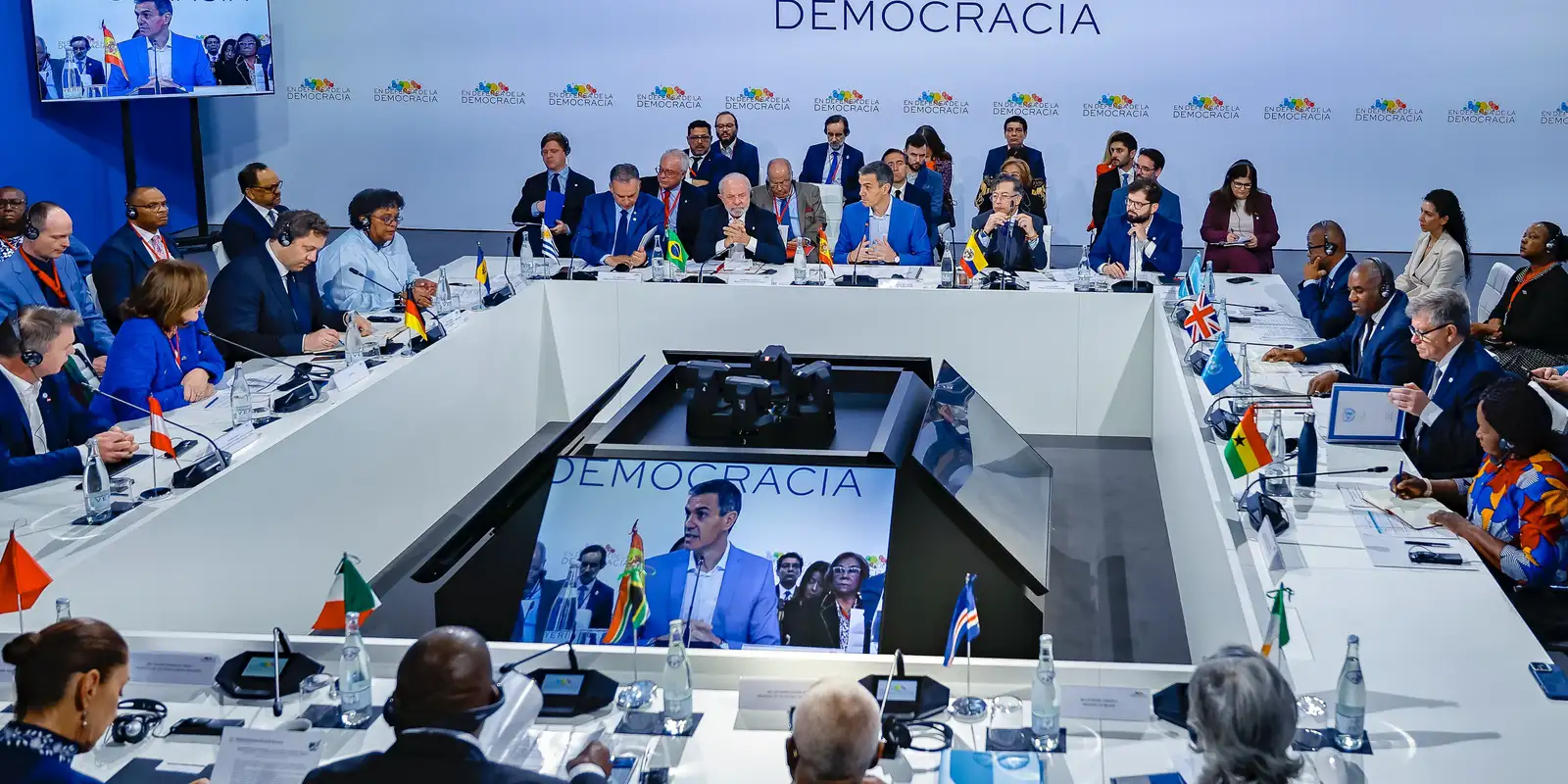 Lula afirma que os mais pobres não devem arcar com as consequências das guerras.