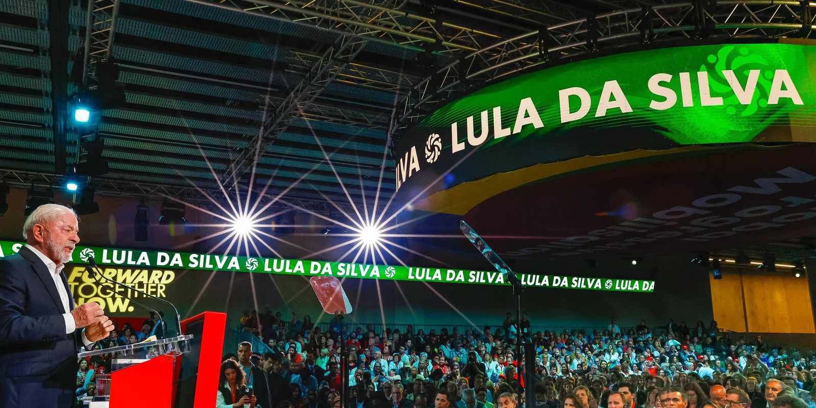Lula se dirige a milhares de pessoas na Espanha e solicita coerência dos progressistas