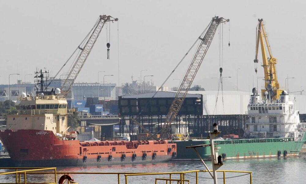 Justiça mantém liminar que suspende imposto sobre exportação de petróleo